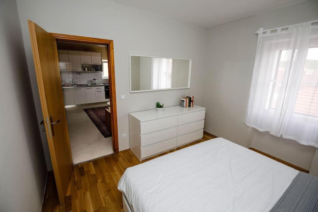 Apartment Old Town - Bambo Knin Exterior foto