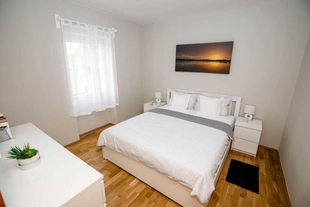 Apartment Old Town - Bambo Knin Exterior foto